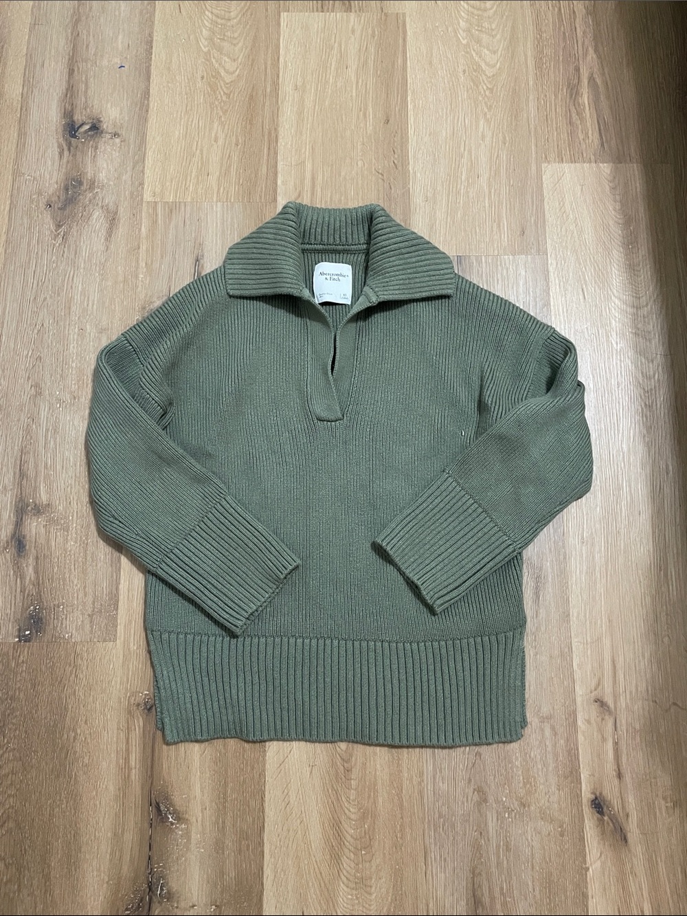 Abercrombie & Fitch Olive Green V-Neck Ribbed Sweater